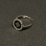Elegant Leaf Ring Design