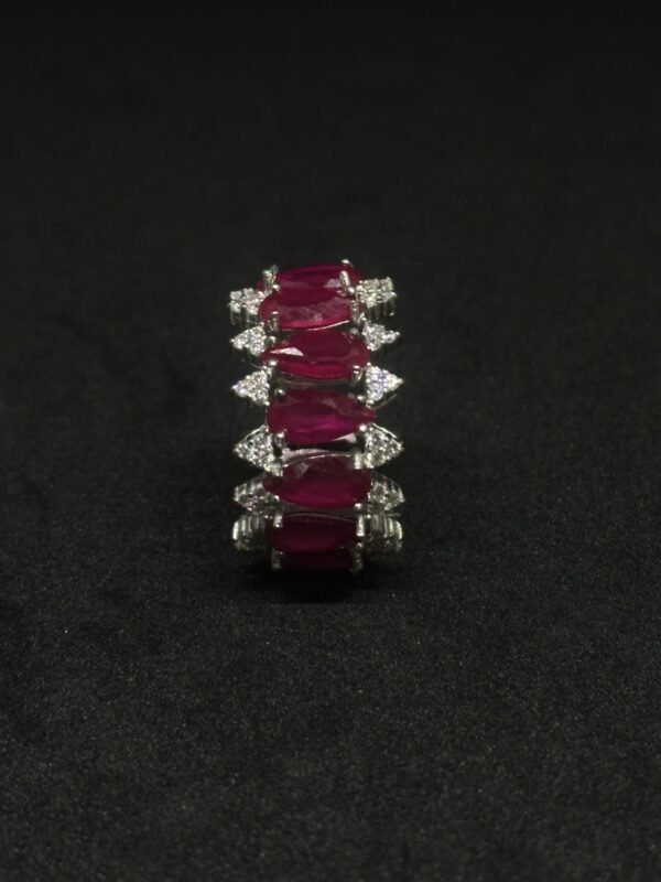 Queen Kada Ring with Red Gemstone