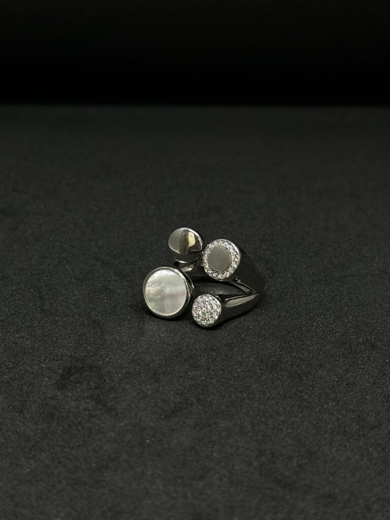 Stunning Luxury Ring