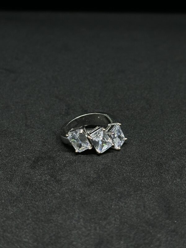 Stunning 3-Diamond Design