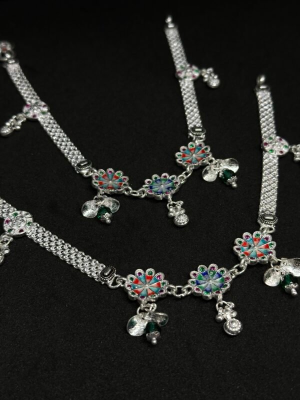 Heritage Payal for a Rajwadi Look