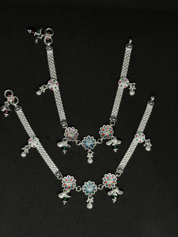 Heritage Payal for a Rajwadi Look - Image 2