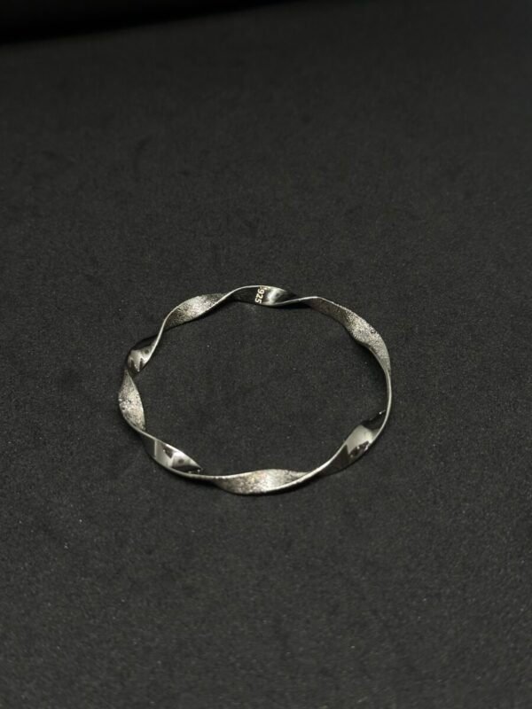 Swiral Stiff Bracelet for Women - Image 3
