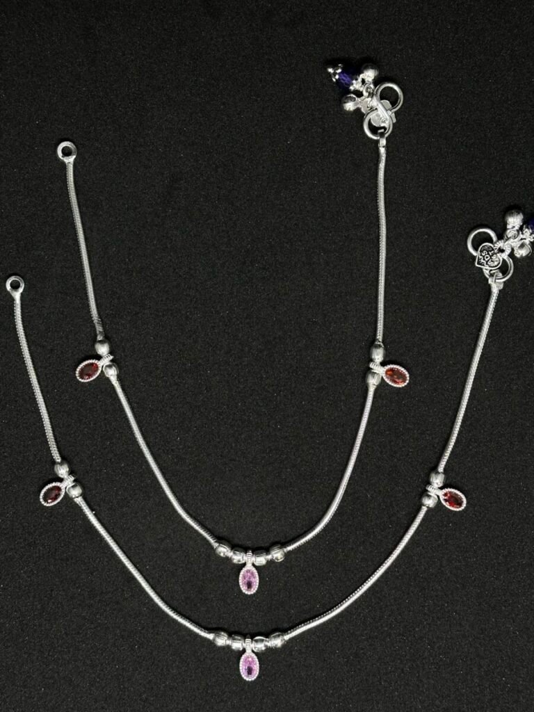 Simple and Elegant Payal with Oval Stud Diamonds