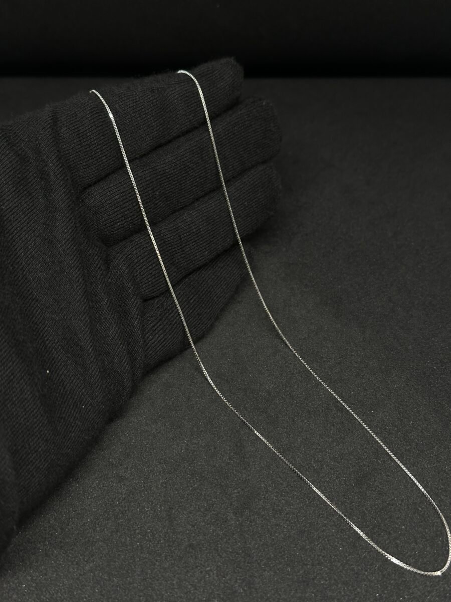 Elegant Unisex Chain