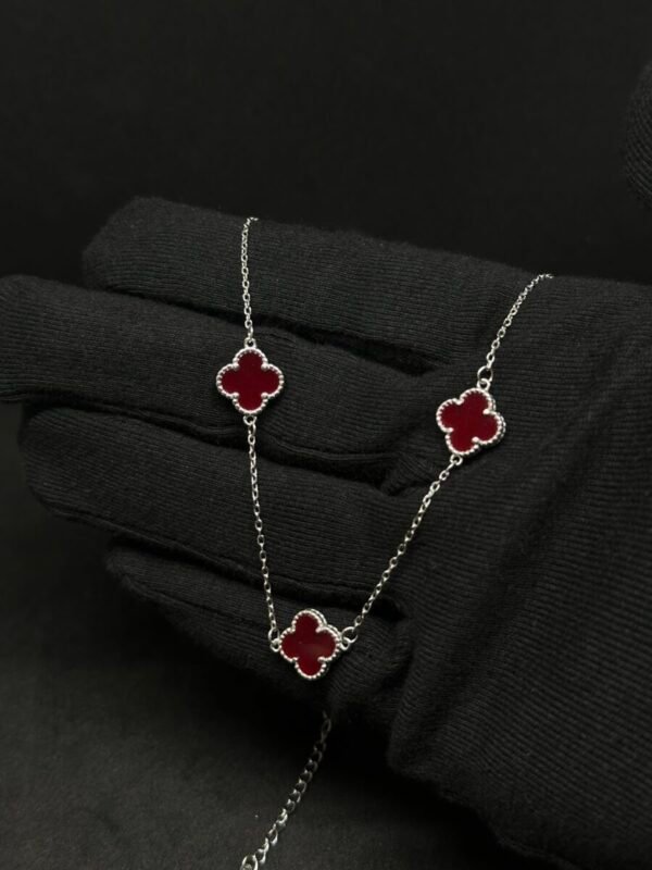 Elegant Chain Pendant