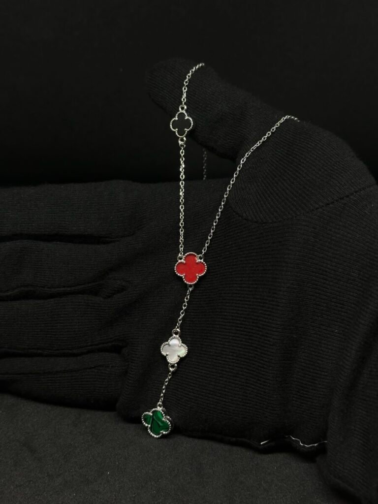 Elegant Chain Pendant