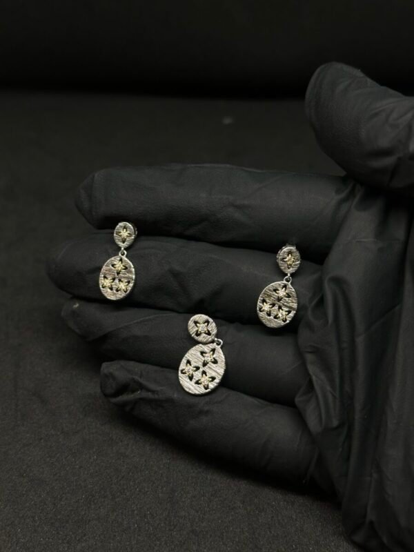 Delicate and Beautiful Pendant Set - Image 3