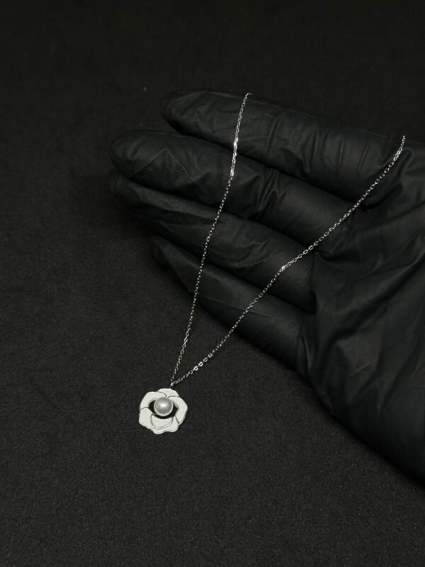 Sophisticated Pearl Flower Pendant