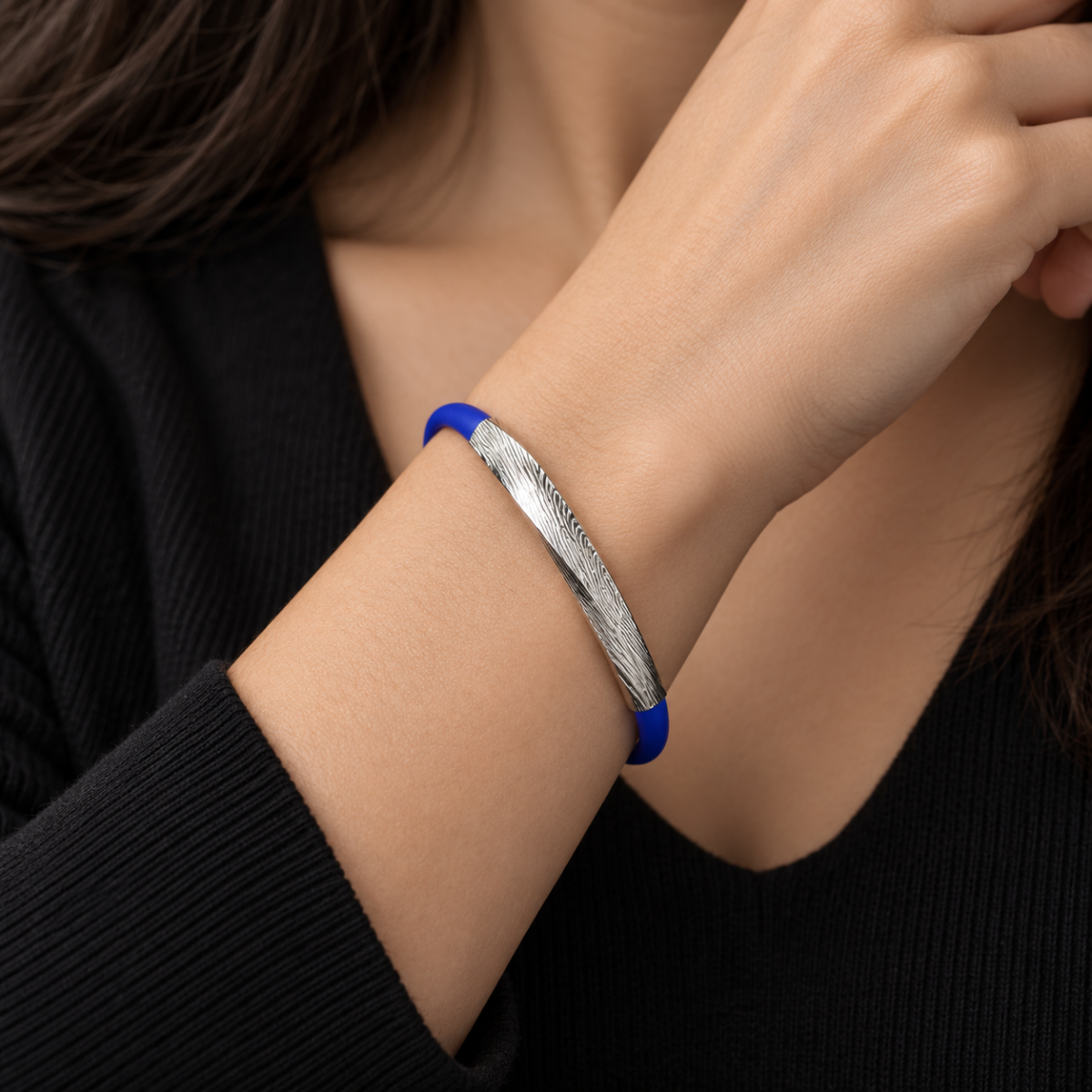 Stylish Rubber Bracelet - Image 1