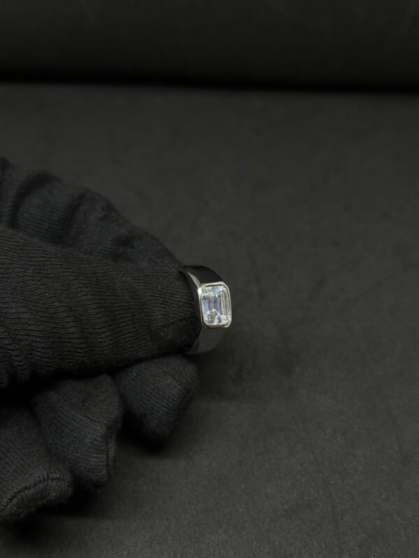 Classy Minimalist Men's Ring